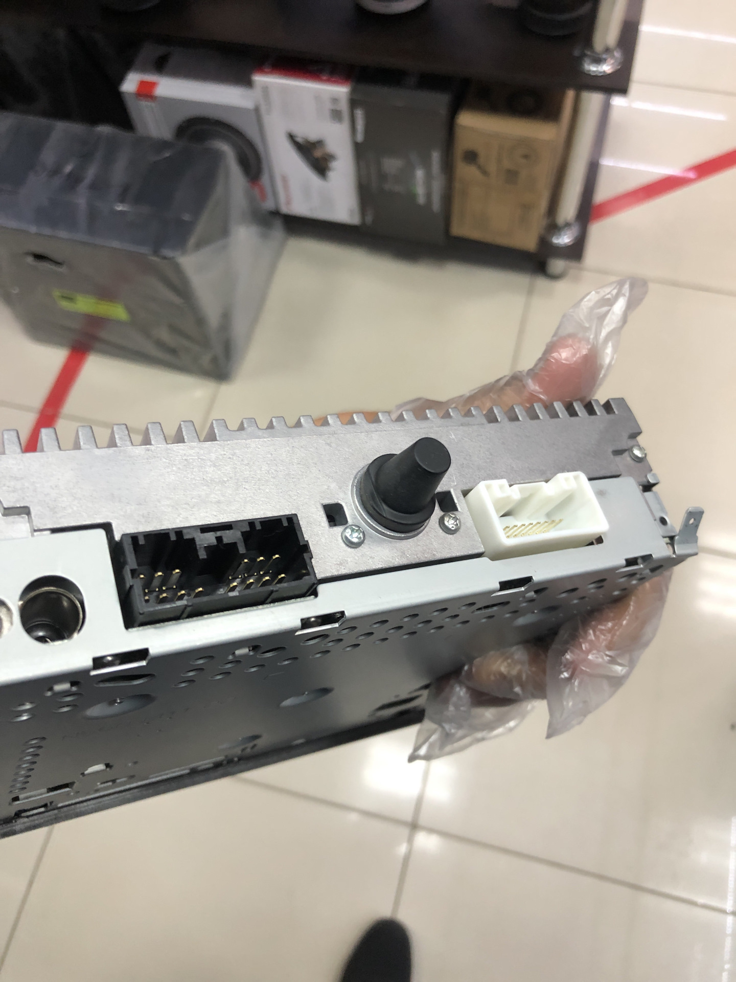 AUX в штатную магнитолу Л200 — Mitsubishi L200 (4G), 2,5 л, 2014 года ...
