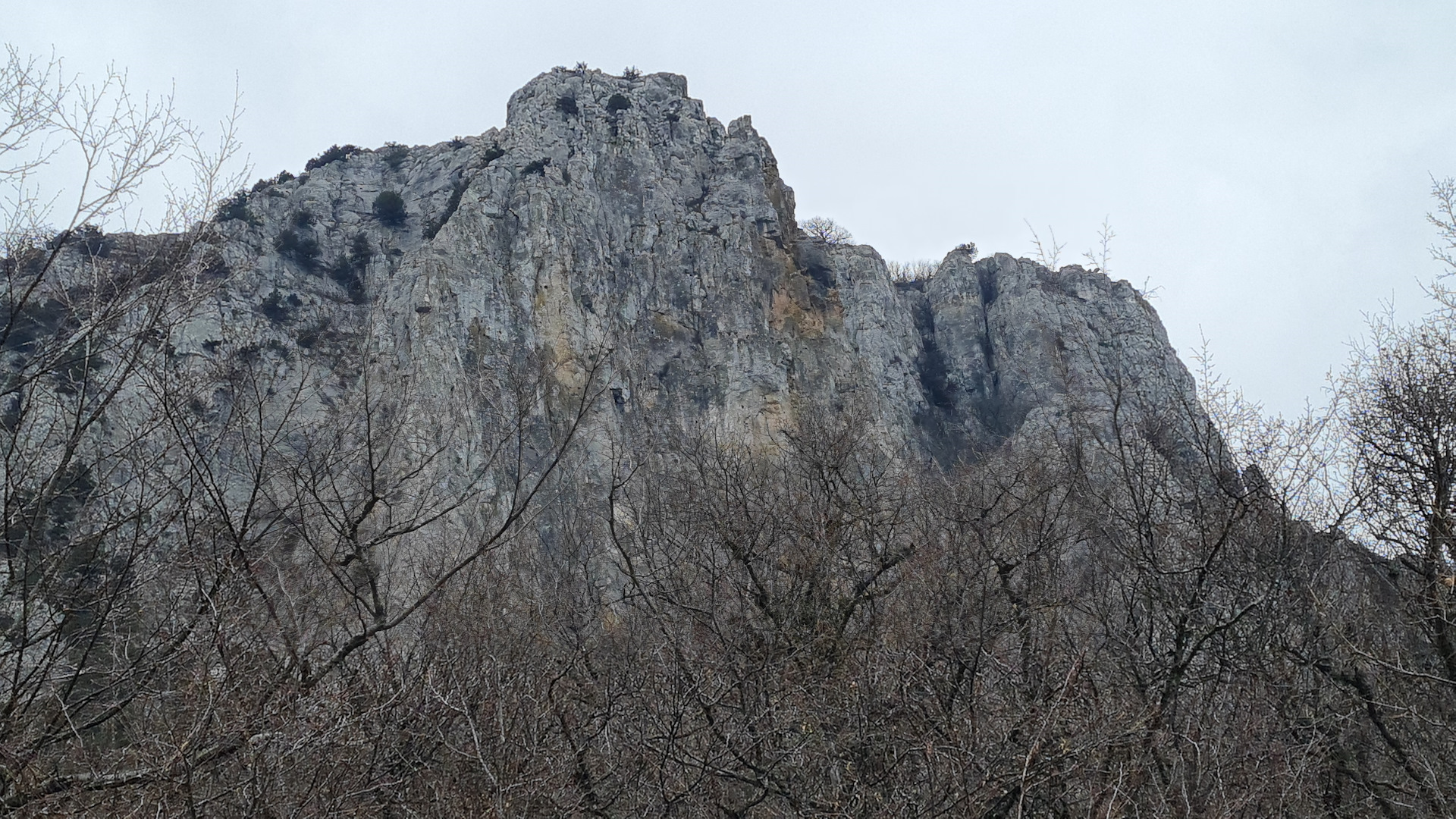 Гора парагильмен в крыму