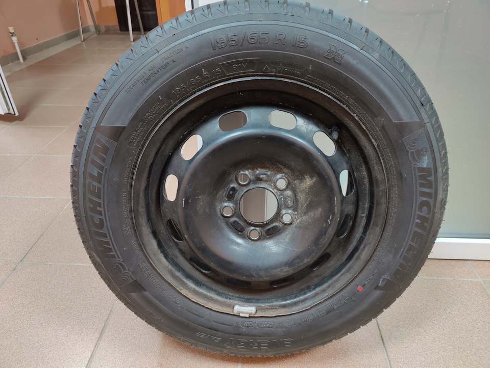 Замена запаски — Ford Focus II Hatchback, 1,6 л, 2010 года | аксессуары ...