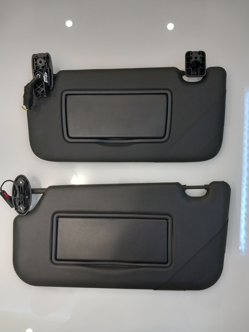 Сверху козырьки от фокус 4, снизу от фокус 3 — Ford Focus Hatchback III