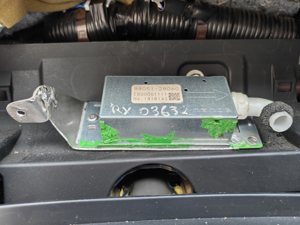 Фото в бортжурнале Mitsubishi Pajero Sport (3G). Запчасти на фото: 8805128060