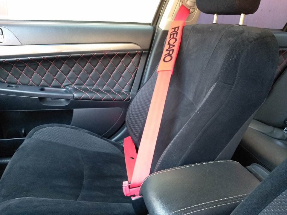 Замена ленты в ремнях безопасности — Mitsubishi Lancer X, 2 л, 2008 ...