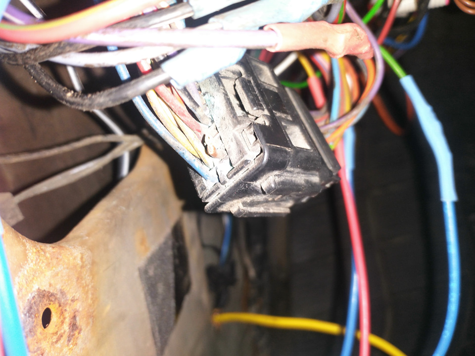 Тринадцатилетняя проводка напомнила о себе — ГАЗ 31105, 2,4 л, 2008 ...