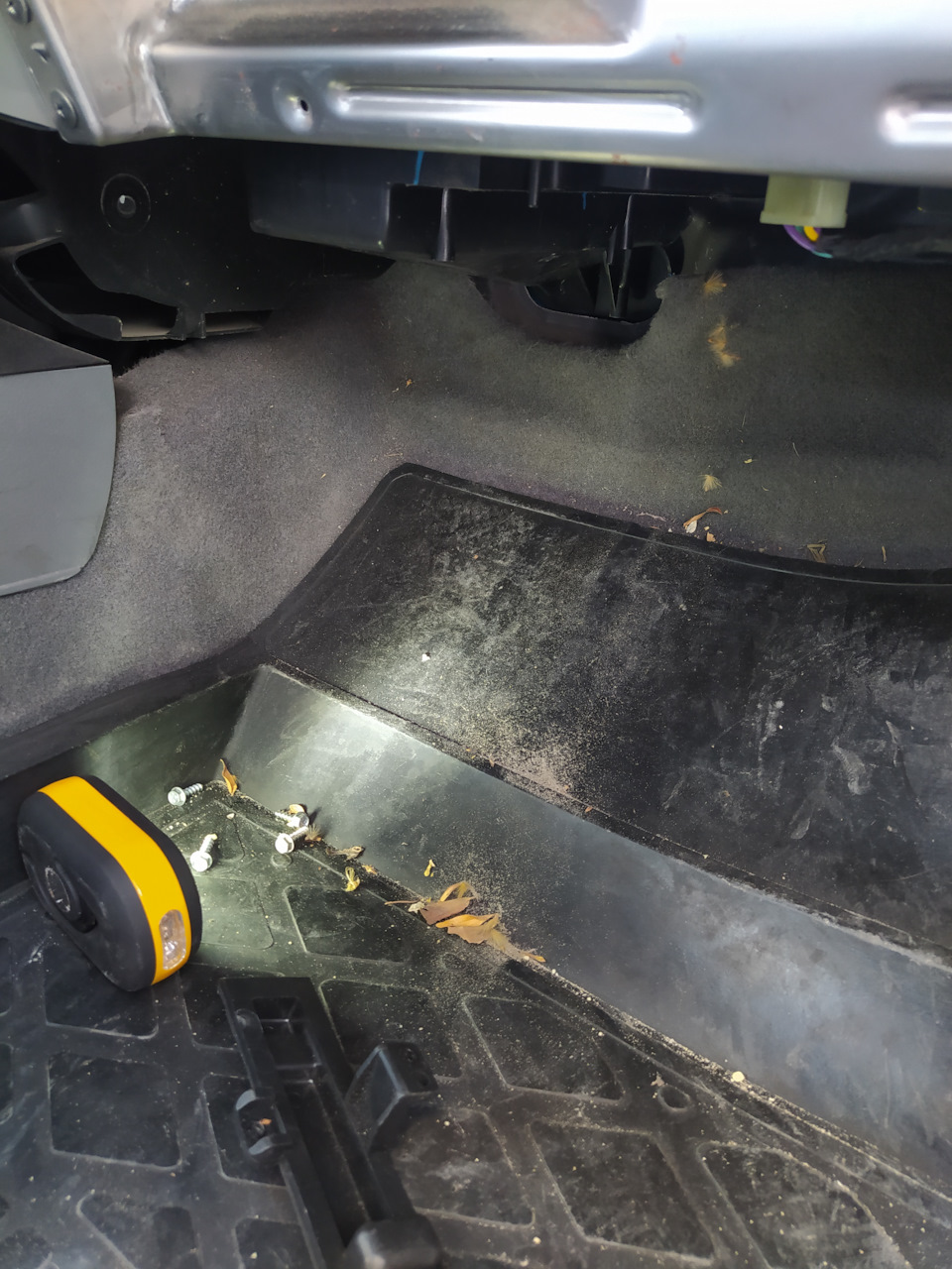 Замена салонного фильтра и чистка испарителя кондиционера — Chevrolet ...