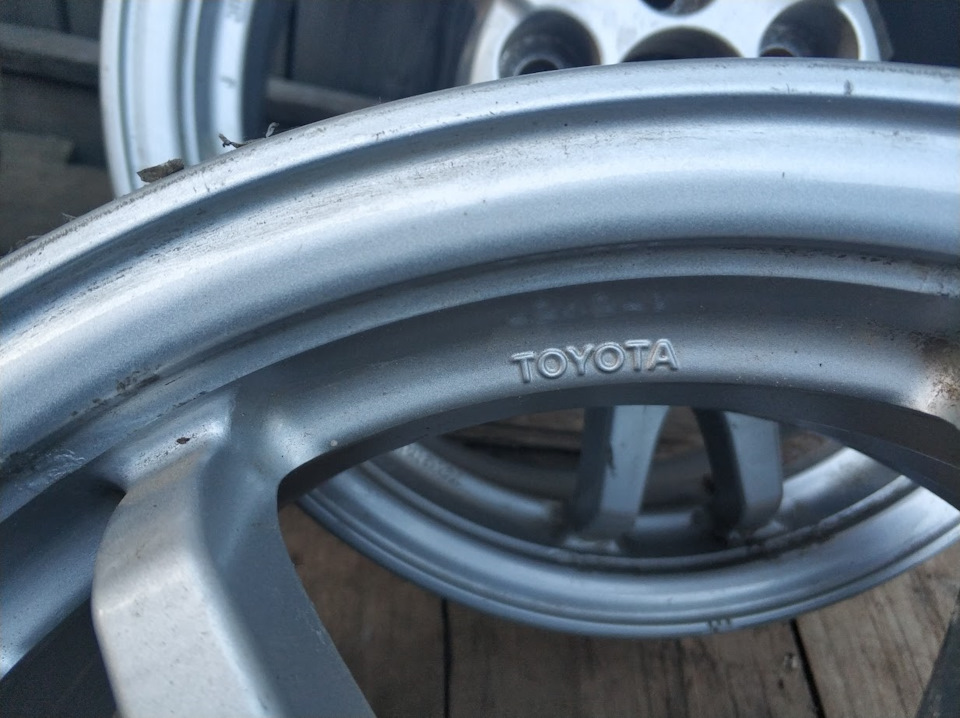 Литые диски Toyota 6Jx15 ET45 5x100 на Toyota Prius (20), Toyota Prius ...