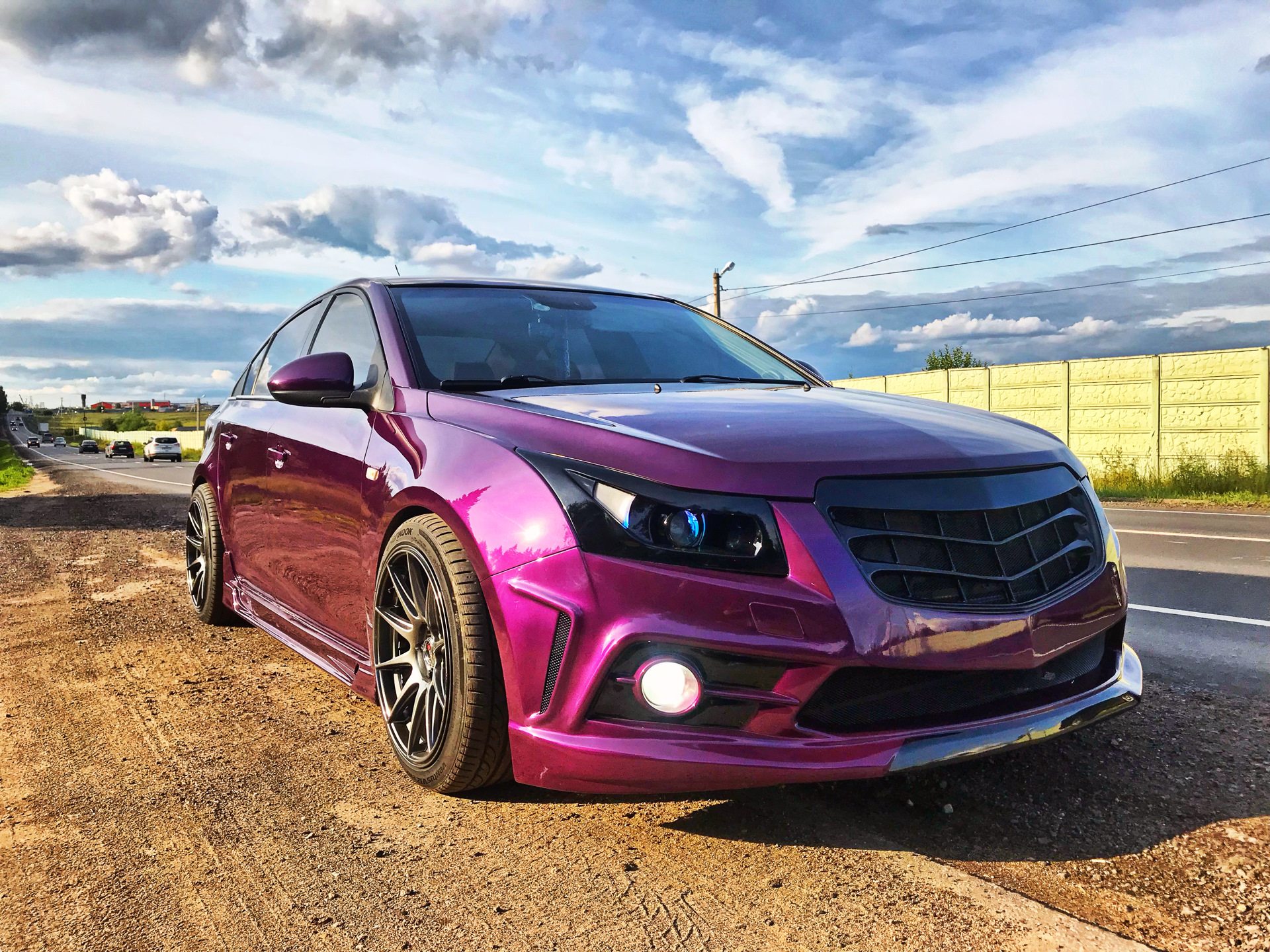 фиолетовый chevrolet cruze