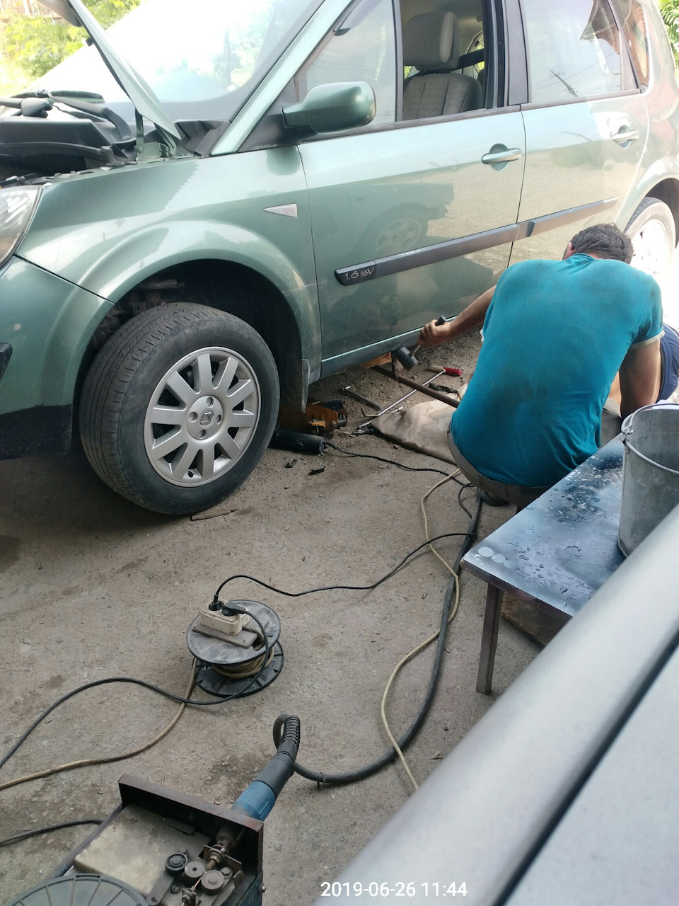 Вытяжка коробов. — Renault Scenic II, 1,6 л, 2004 года | кузовной ...