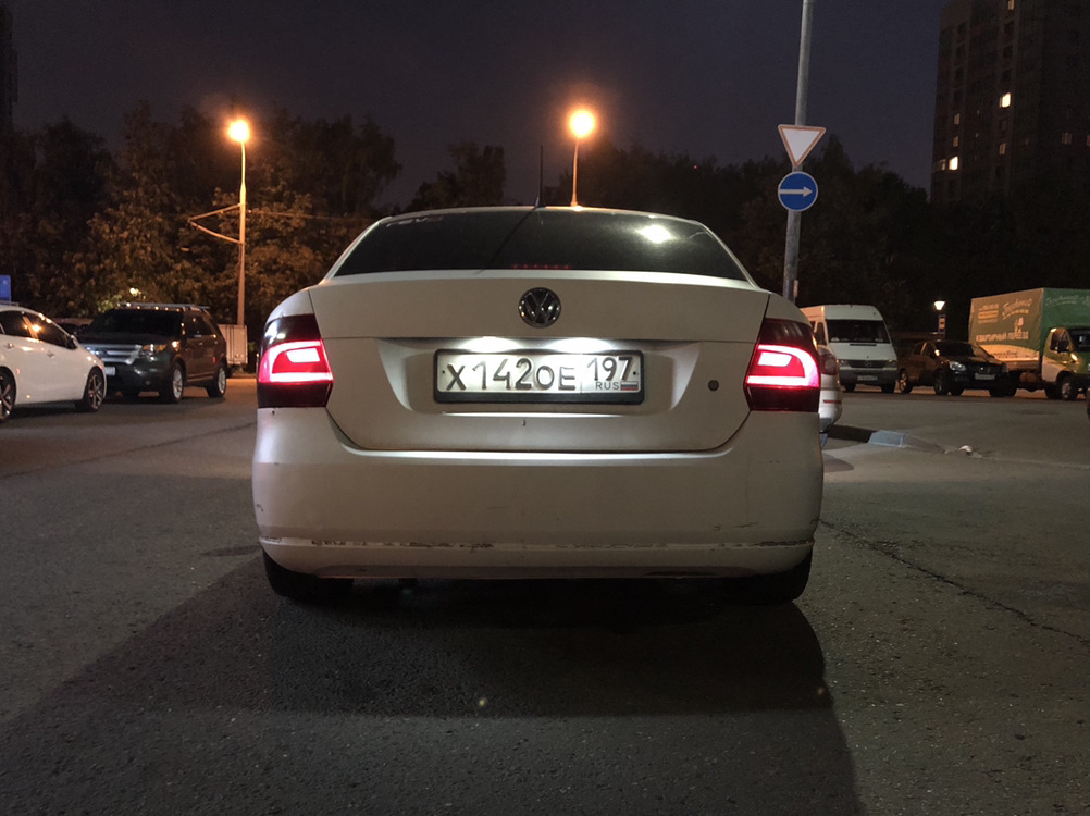 Тонировка задних фонарей лаком — Volkswagen Polo Sedan, 1,6 л, 2012 ...