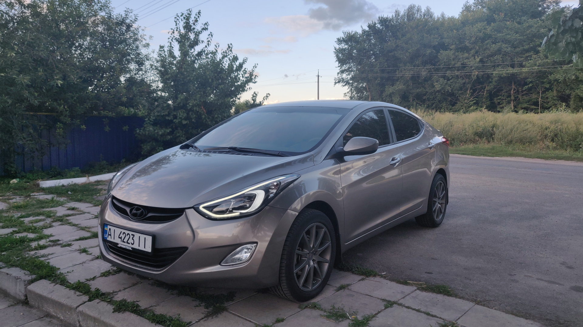 Hyundai Elantra (5G) 1.8 бензиновый 2013 | 1.8 автомат 6ст на DRIVE2