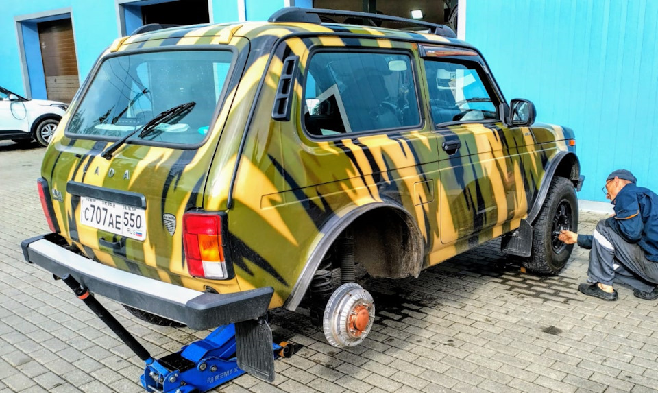 Просто, хороший шиномонтаж… — Lada 4x4 3D, 1,7 л, 2024 года | шины | DRIVE2