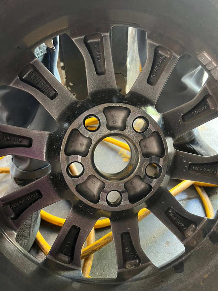 Литые диски Toyota/Тойота 6,5Jx16 ET45 5x114,3 на Toyota Camry (XV50 ...