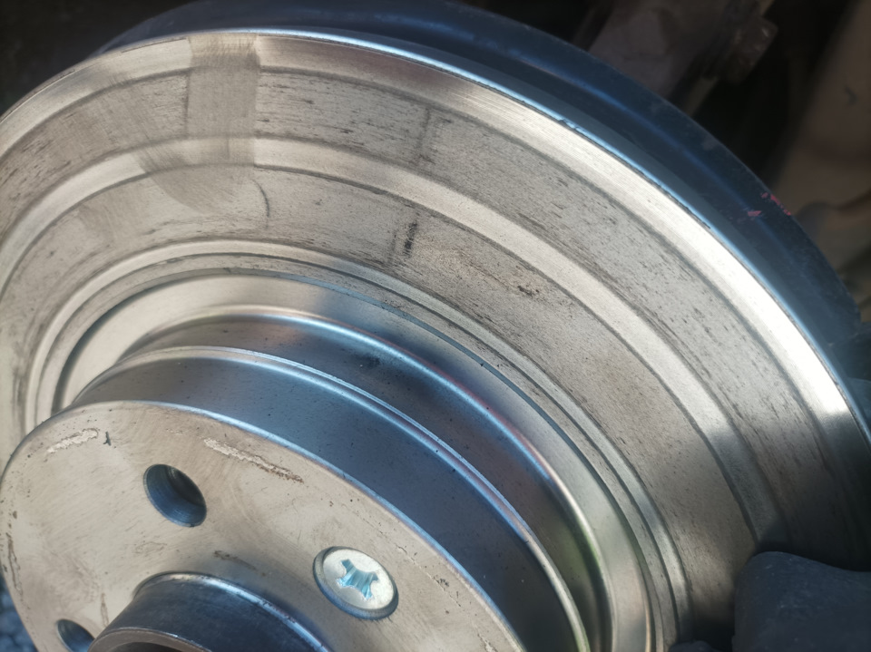 Замена тормозных колодок на Brembo — Renault Logan (1G), 1,4 л, 2010 ...