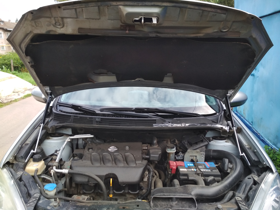 Амортизаторы капота — Nissan Qashqai (1G), 2 л, 2008 года | тюнинг | DRIVE2
