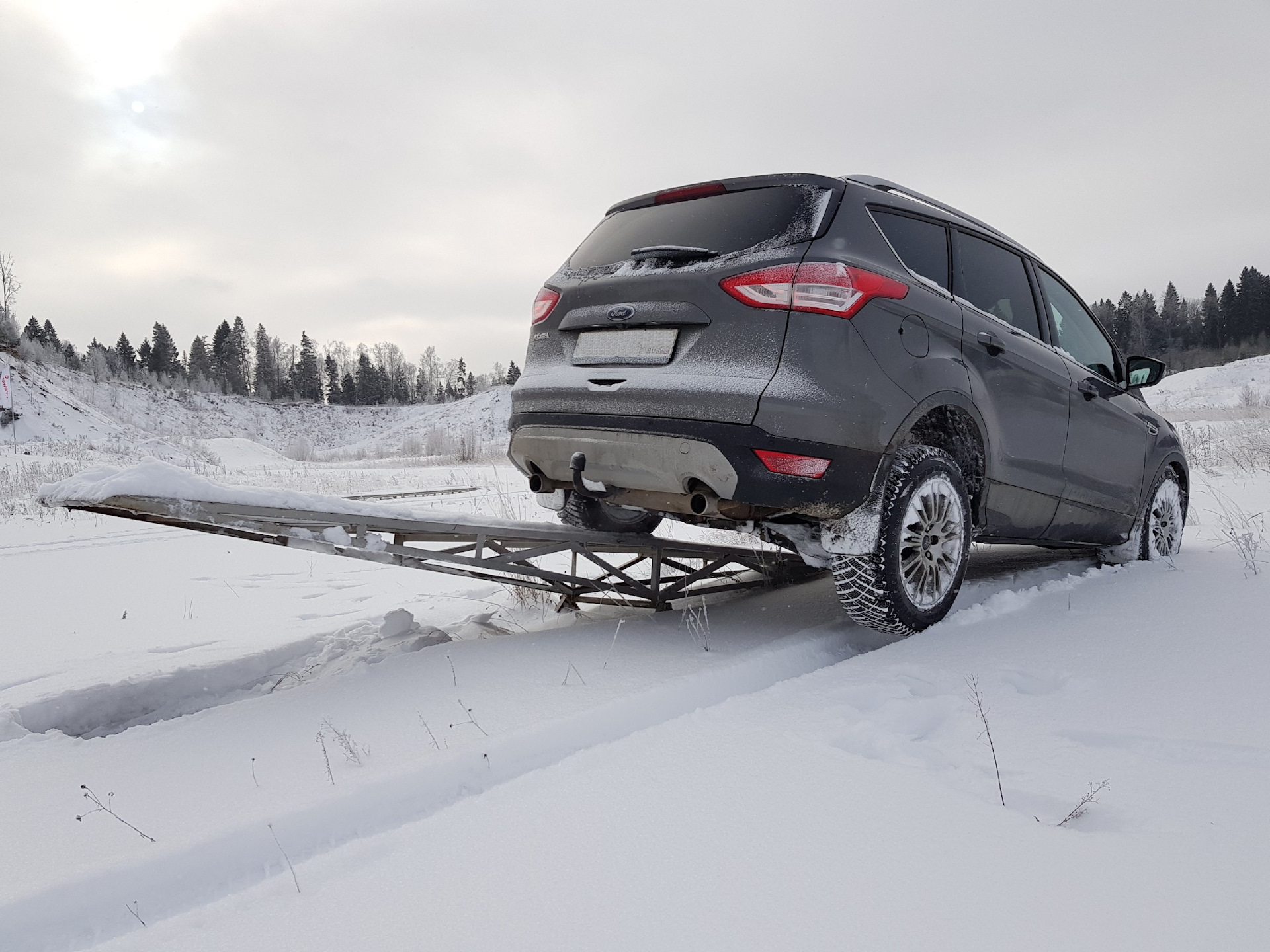 5 off road. Куга полный привод механика. Форд куга 2014 красный. Полный привод куга 2. Форд куга 2021.