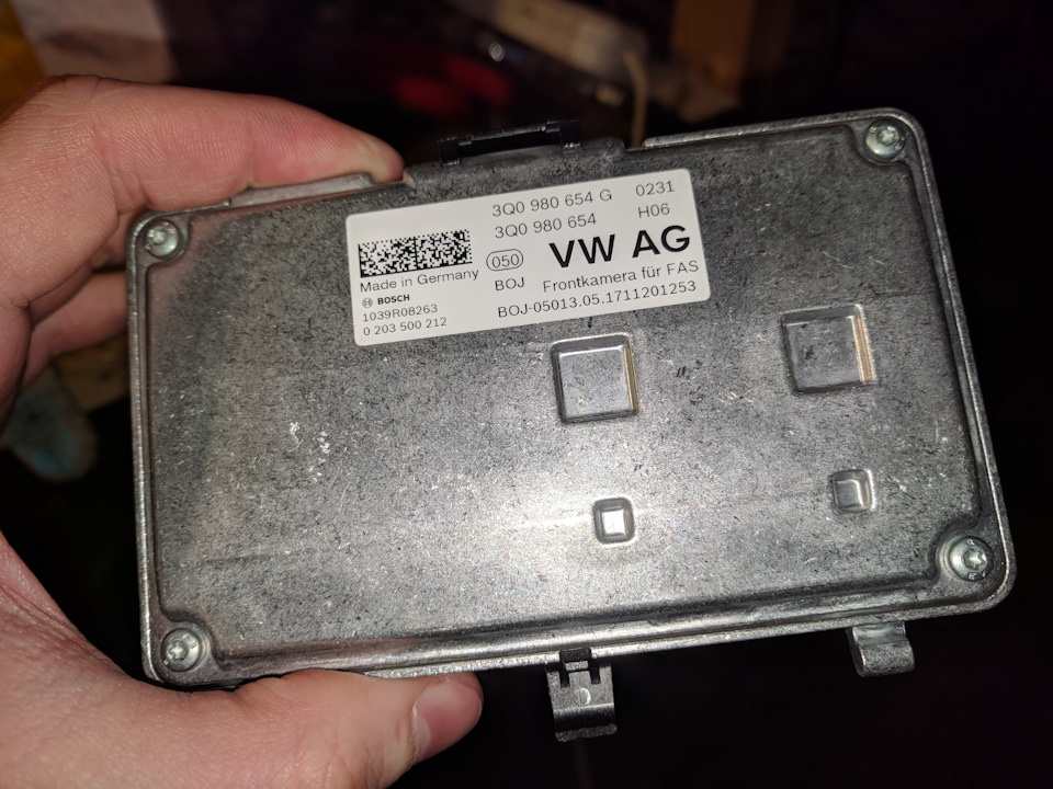 Фото в бортжурнале Volkswagen Tiguan (1G). Запчасти на фото: 3Q0980654G, 3Q0980654