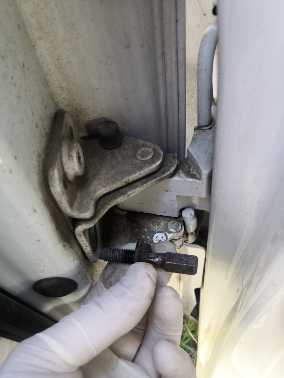 Устранение провисание дверей Audi Q7 4L — Audi Q7 (1G), 3 л, 2011 года ...