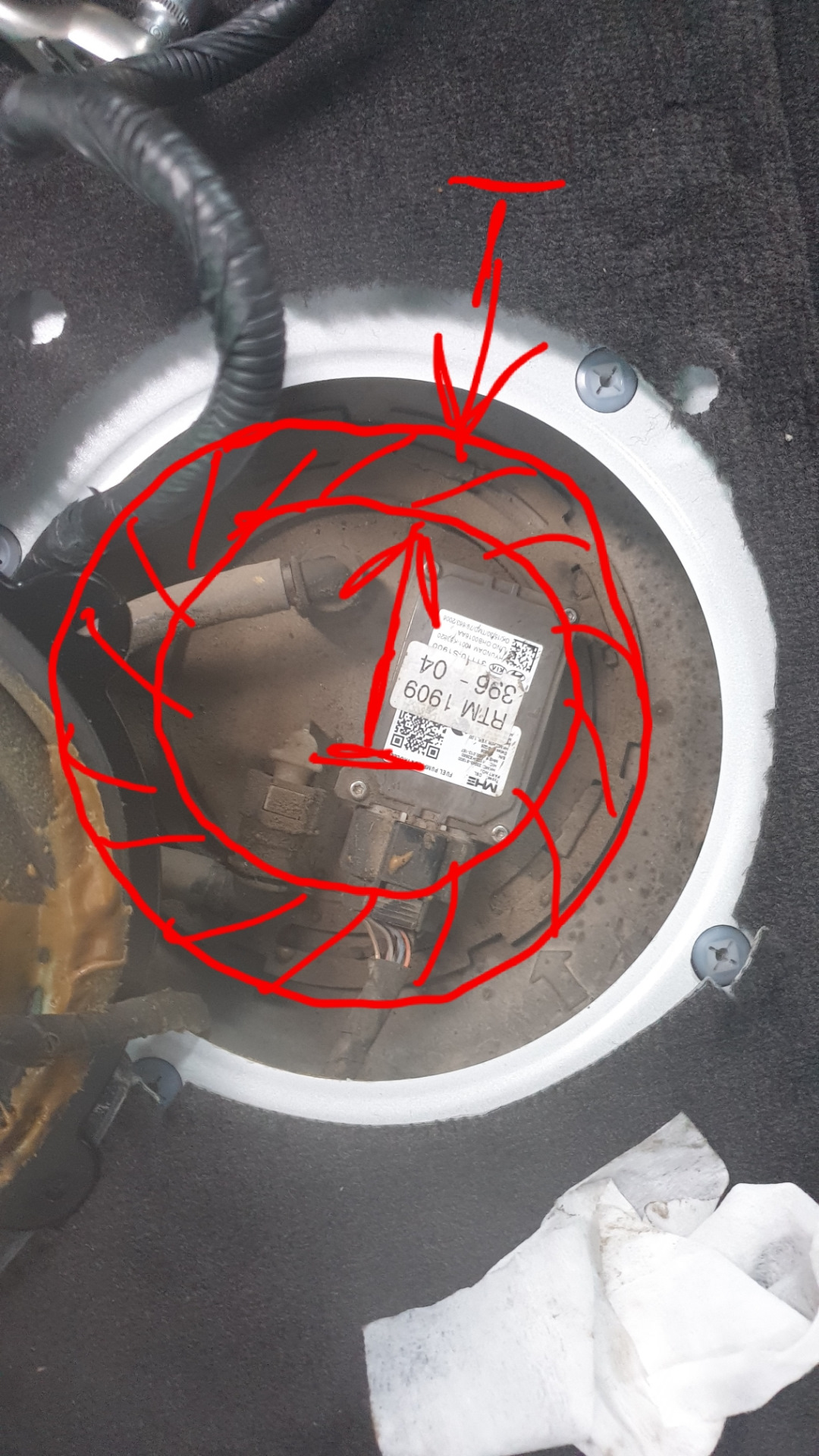 Как достать топливный насос из бака? — Hyundai Santa Fe (4G), 2,2 л ...