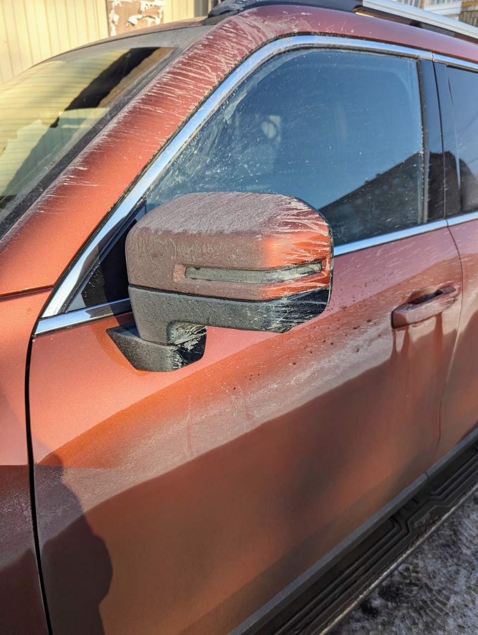 Левый борт и грязные зеркала — Haval Dargo