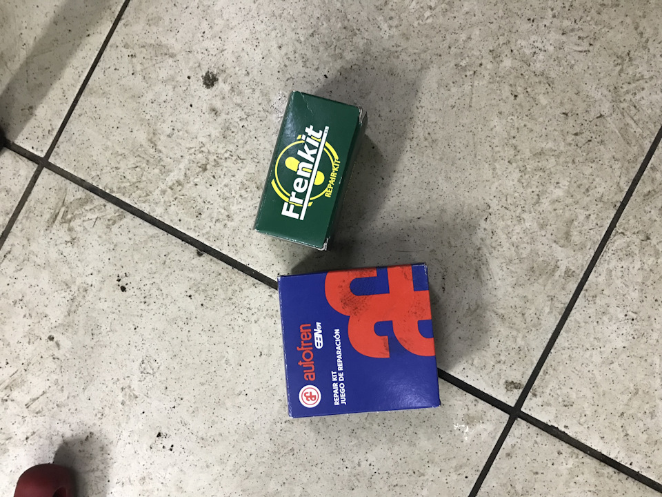 Задний правый суппорт, уходит тормозная жидкость! — Honda Civic 4D (8G ...