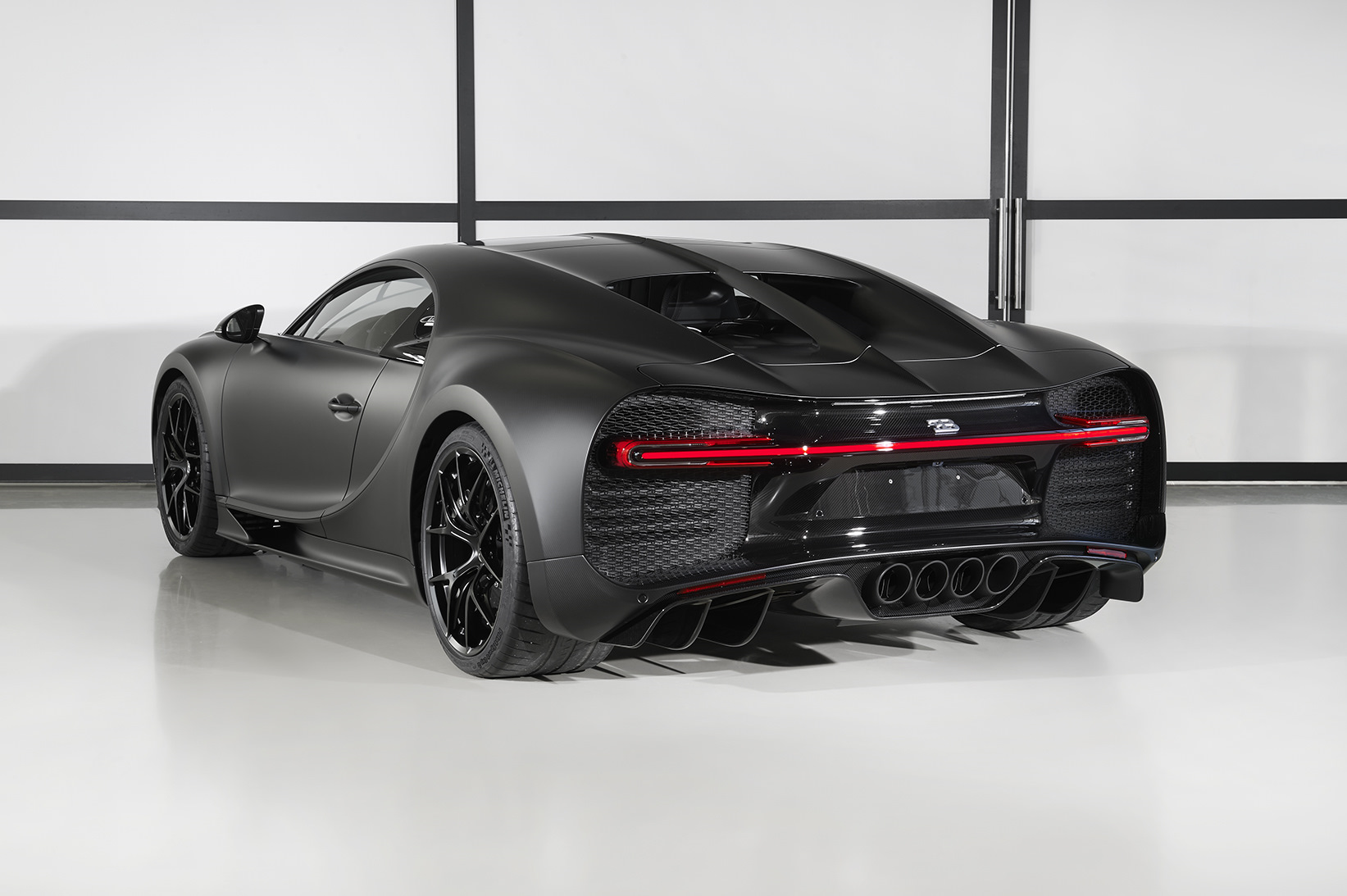 Bugatti chiron super sport black
