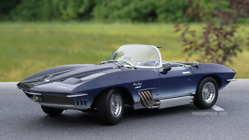 特価 AUTOart (1/18) コルベット Mako Shark