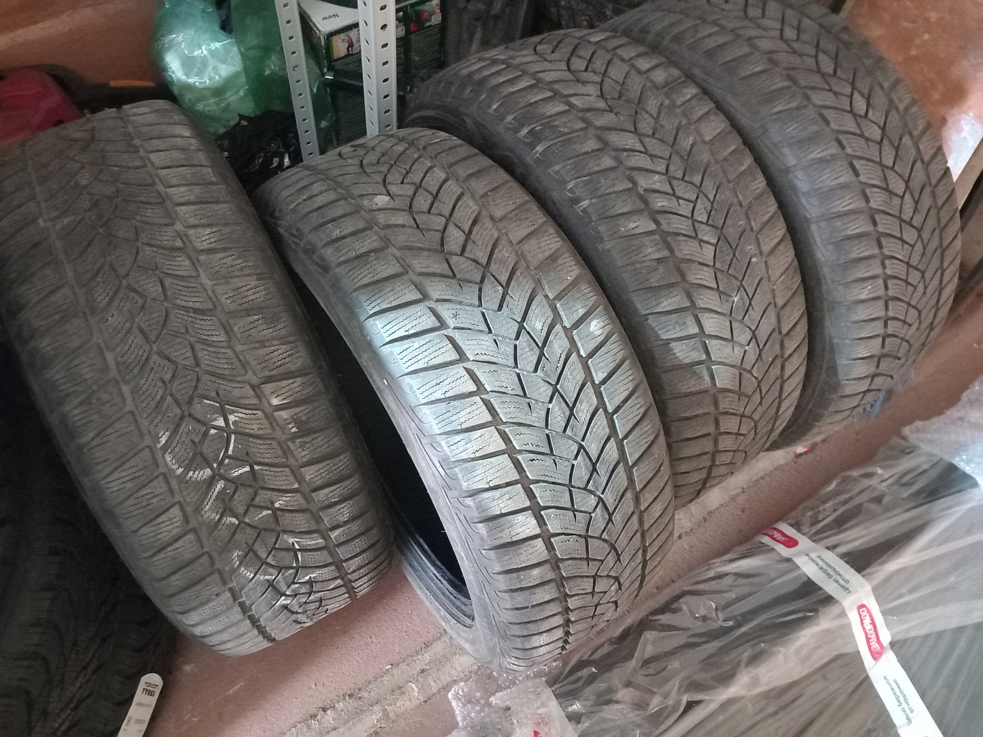 Зимние колеса. Nokian Hakkapeliitta R3 215/50 R17 Диски R17 от Форд ...