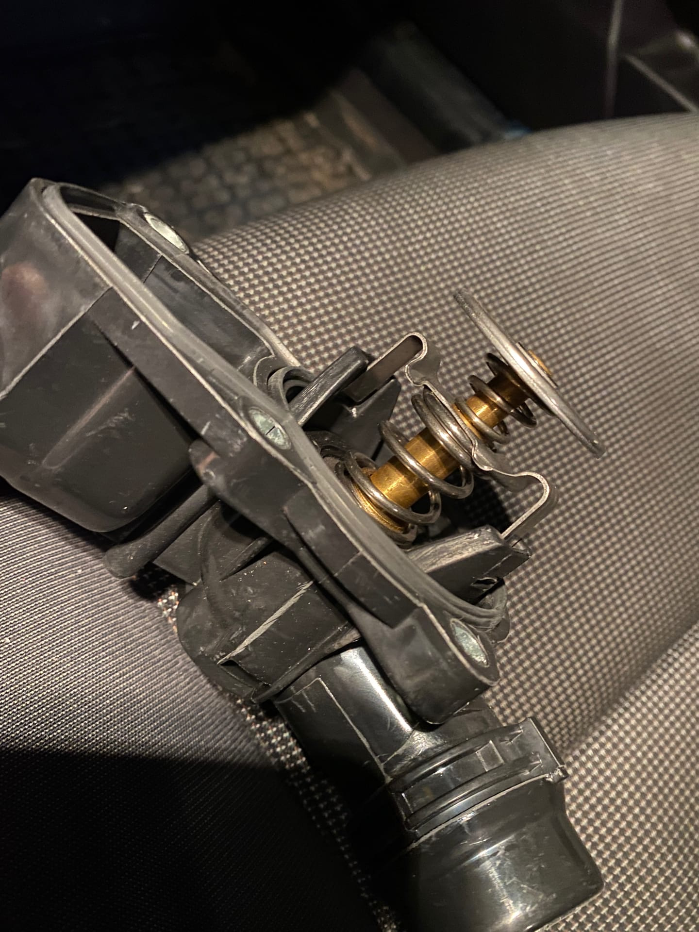 Наблюдение за поведением Ошибки [Low Oil Pressure] — BMW 5 series (E60), 2,2 л, 2004 года