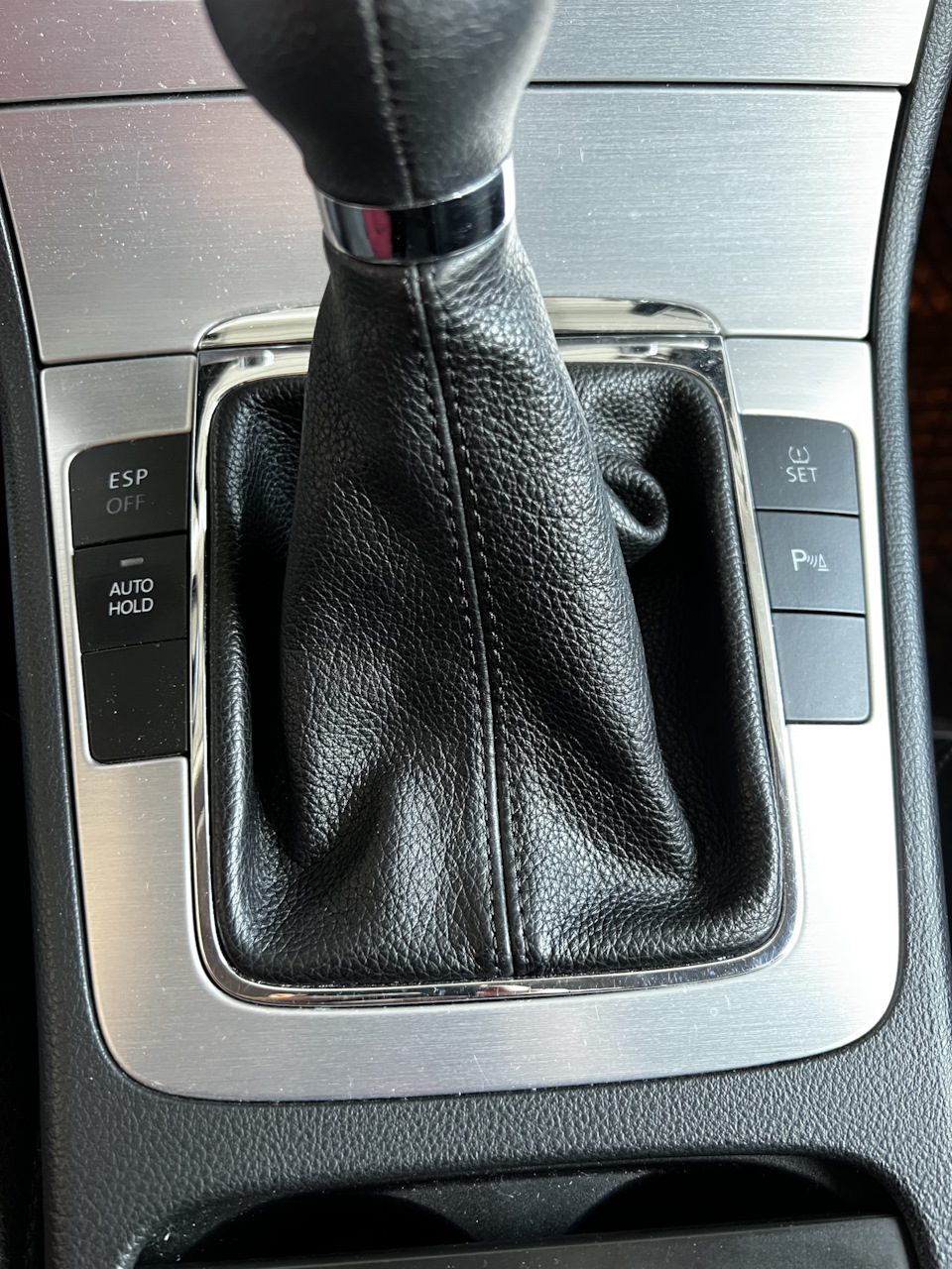 Итог моих стараний. Ну и чехол пошит очень качественно строчка ровная. Максимально под оригинал как я и хотел. — Volkswagen Passat Variant (B6)