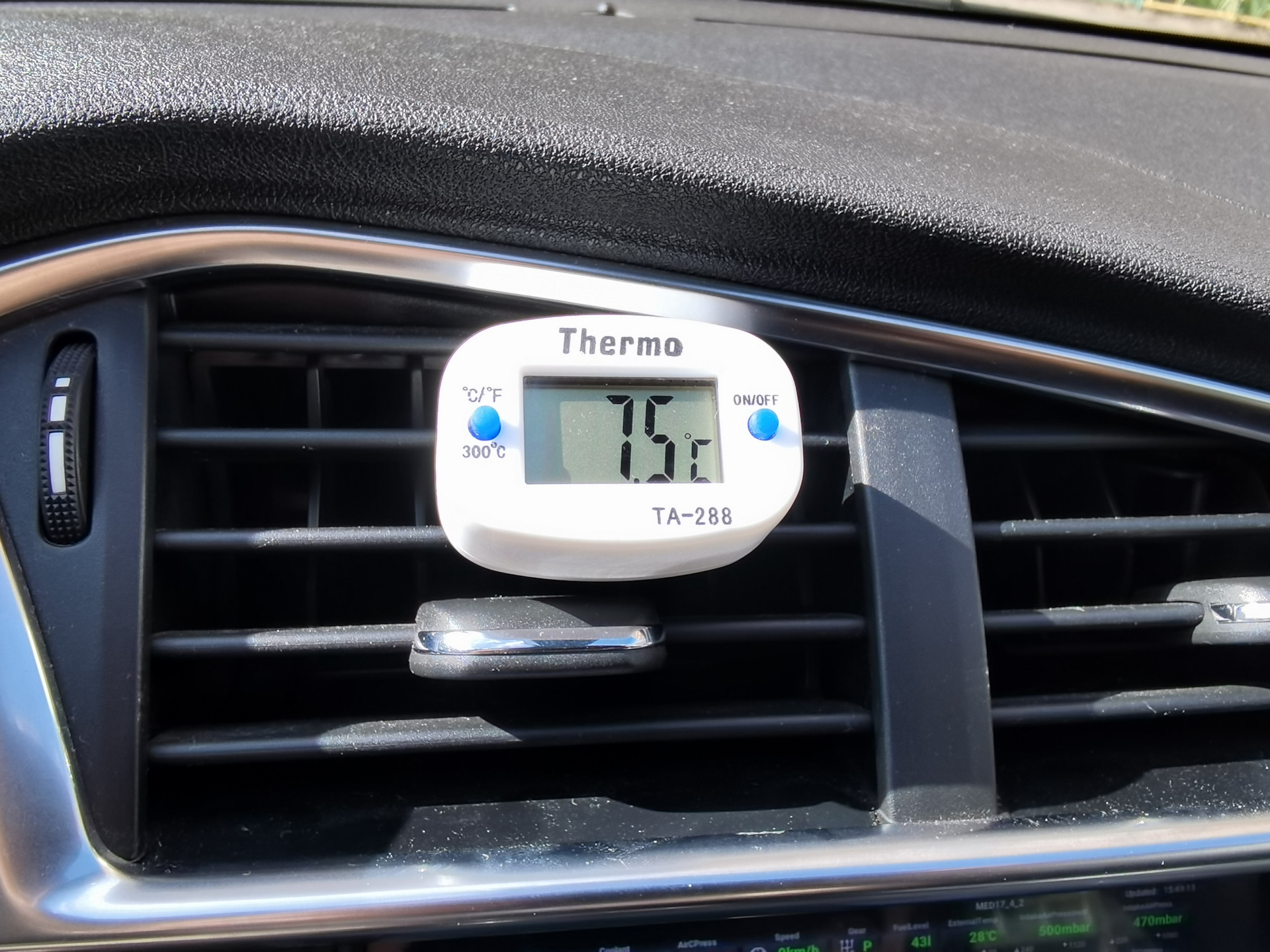 Температура кондиционера в машине. Указатель температуры l2000.