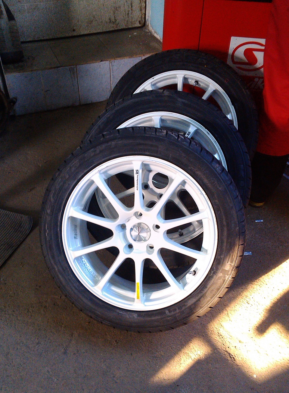 Поставь 215. Advan Racing RS r17 Mazda 3 BL. 215/50 R17 Vitara. 215/50 R17 Sanwad. Advan Racing r17 белые.