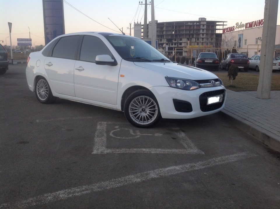 Вот это весело!))) — Lada Гранта (1G), 2013 года | тюнинг | DRIVE2