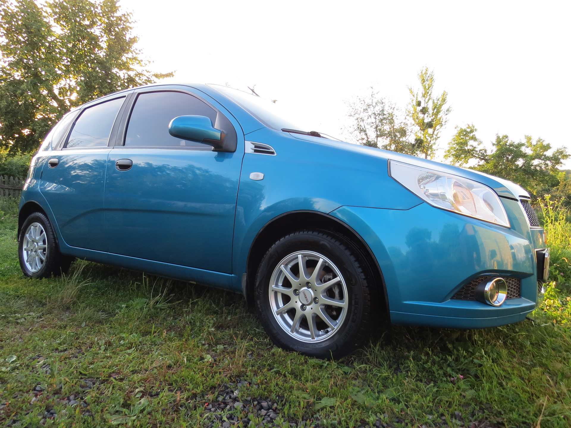 Литые диски Dezent V — Chevrolet Aveo 5-door (1G), 1,5 л, 2008 года |  тюнинг | DRIVE2