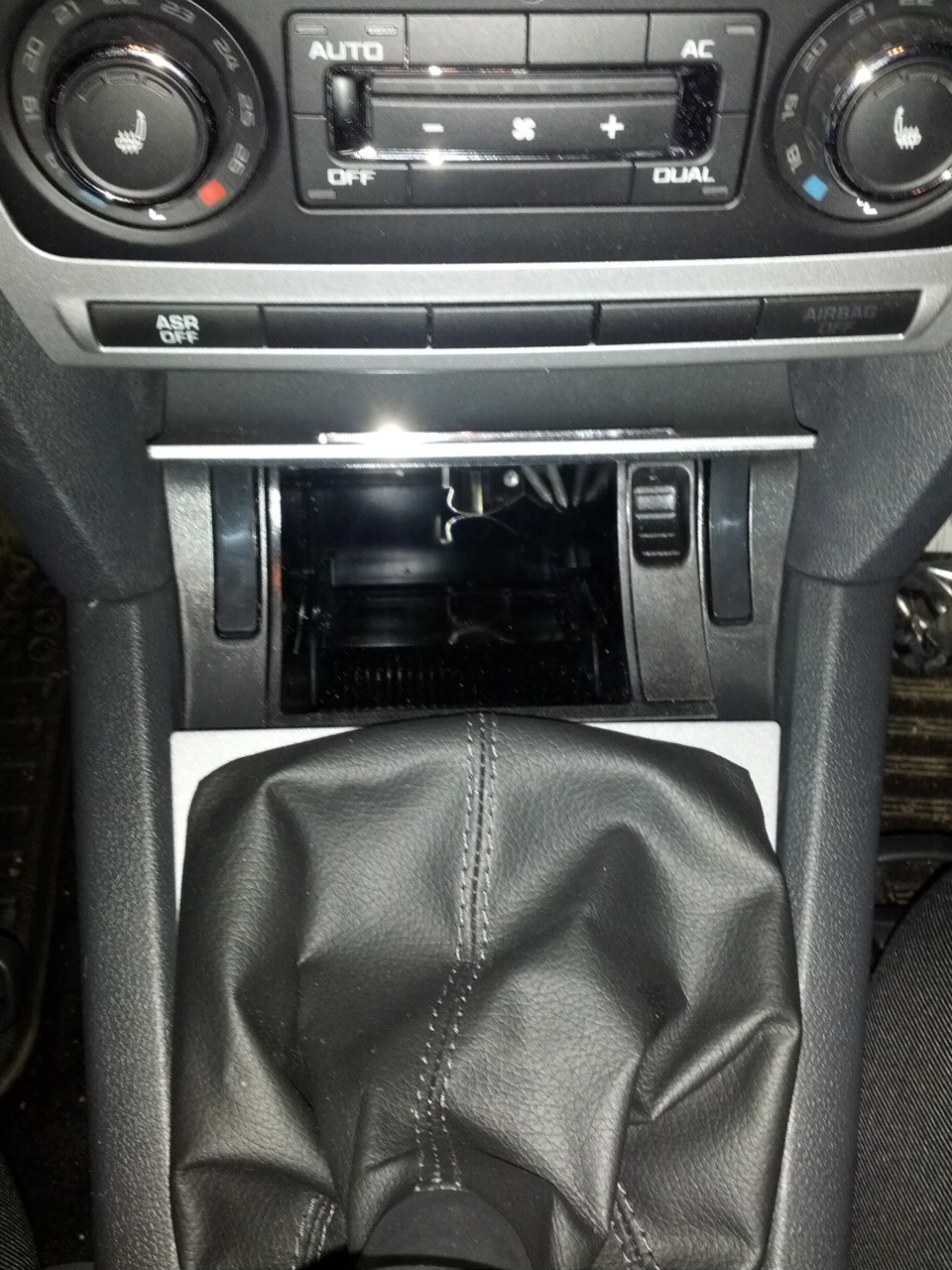 Частично убран пакет курильщика — Skoda Octavia A5 Mk2, 1,6 л, 2013 ...