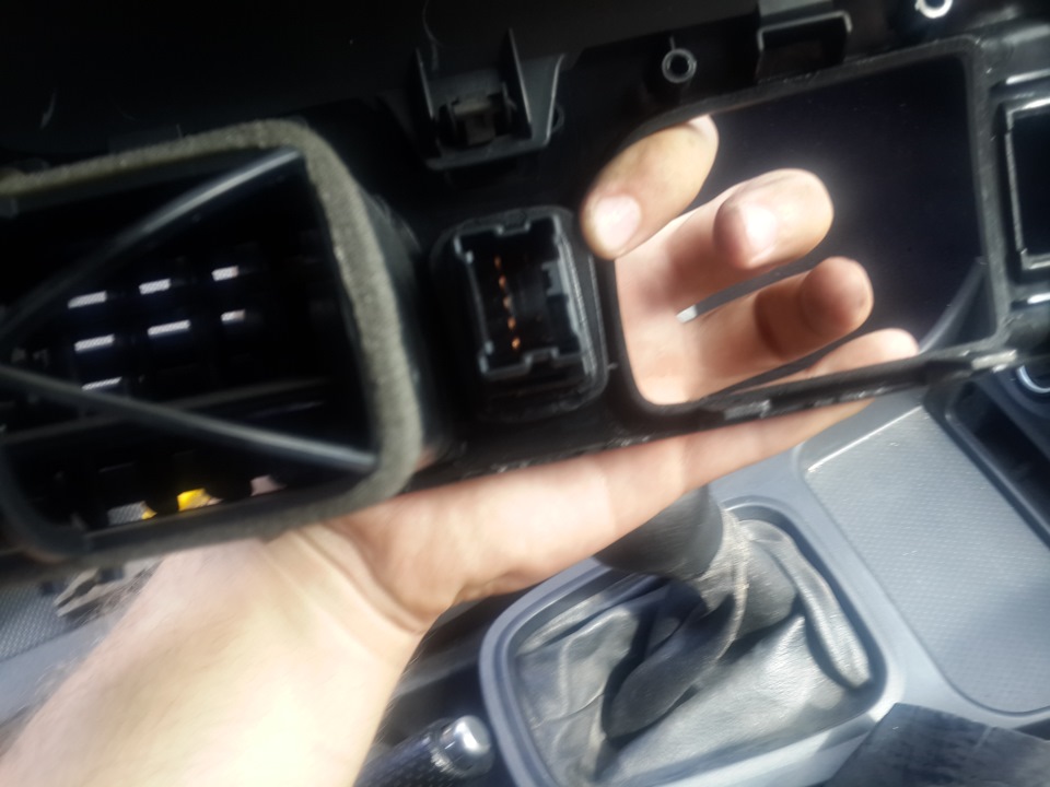 Как снимается магнитола! — Nissan Almera II (N16), 1,5 л, 2005 года ...