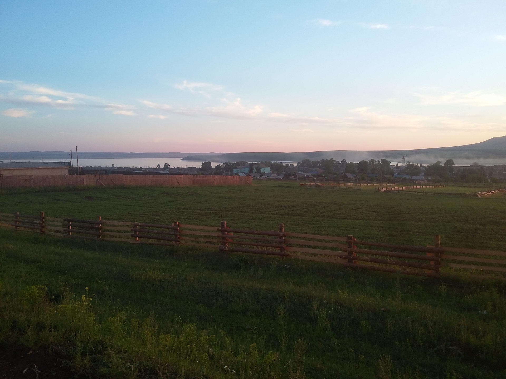 Село ос. Иркутская область Осинский район село Оса. Природа Осинского района Иркутской области. Улей Осинский район. Деревня Онгой Иркутская область Осинский район пейзажи.