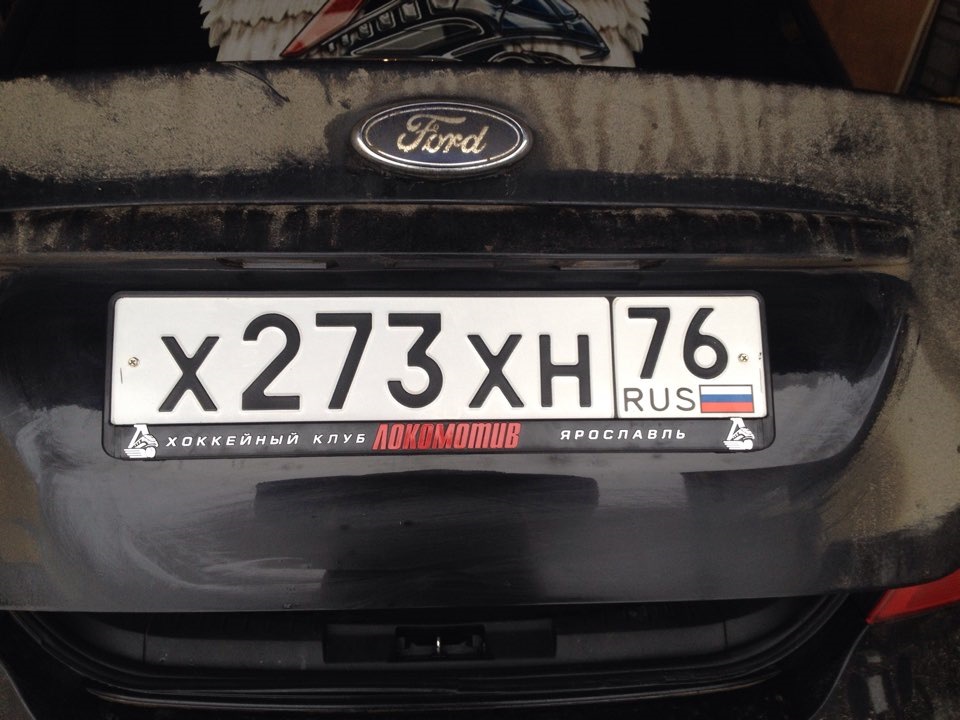 Замена рамки номера — Ford Focus Sedan II, 1,8 л, 2010 года ...