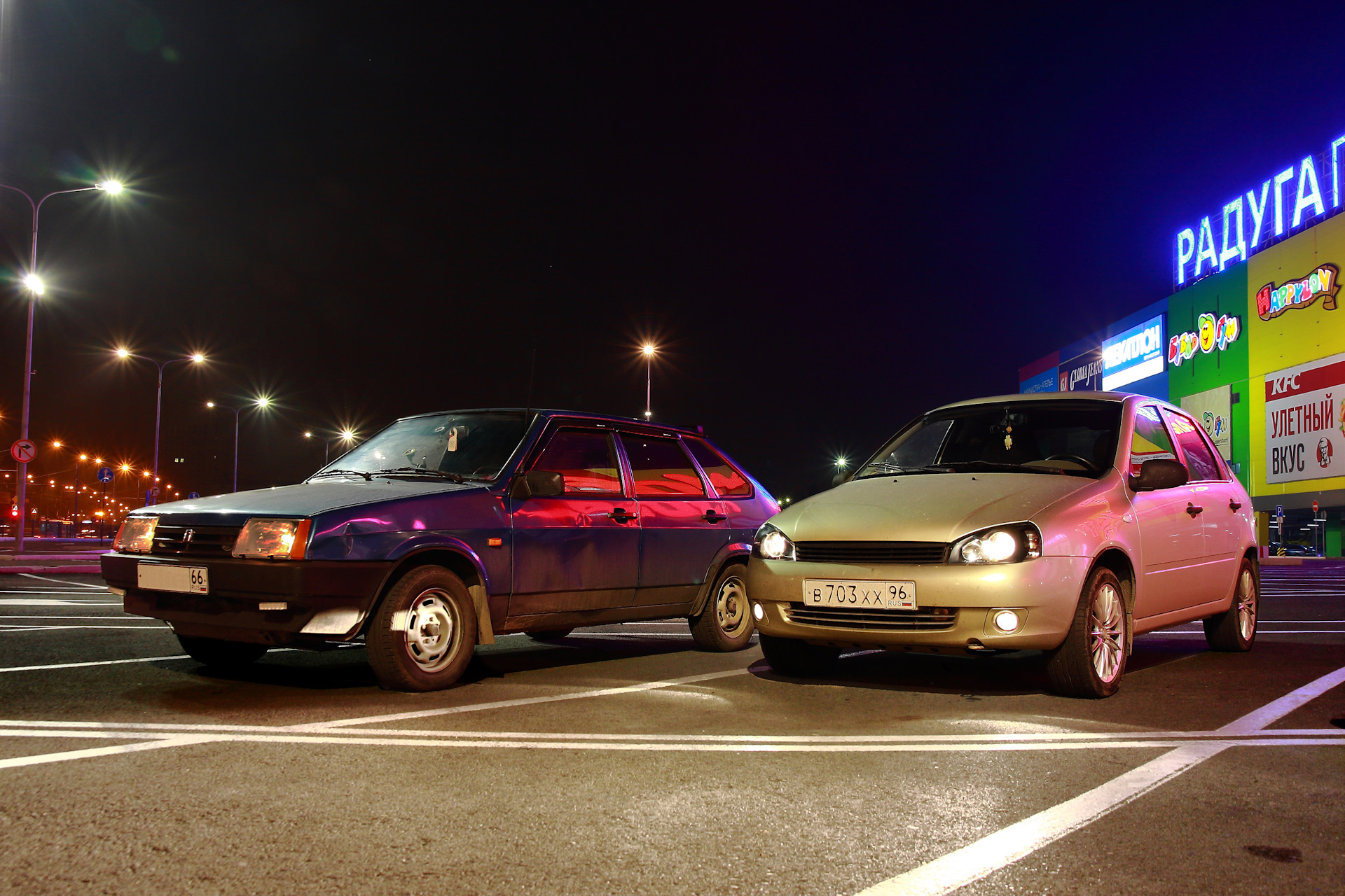Мазда для сестры. Встреча 2 машин. Фотосессия с двумя машинами. Двое в машине. Встреча 2 машин.