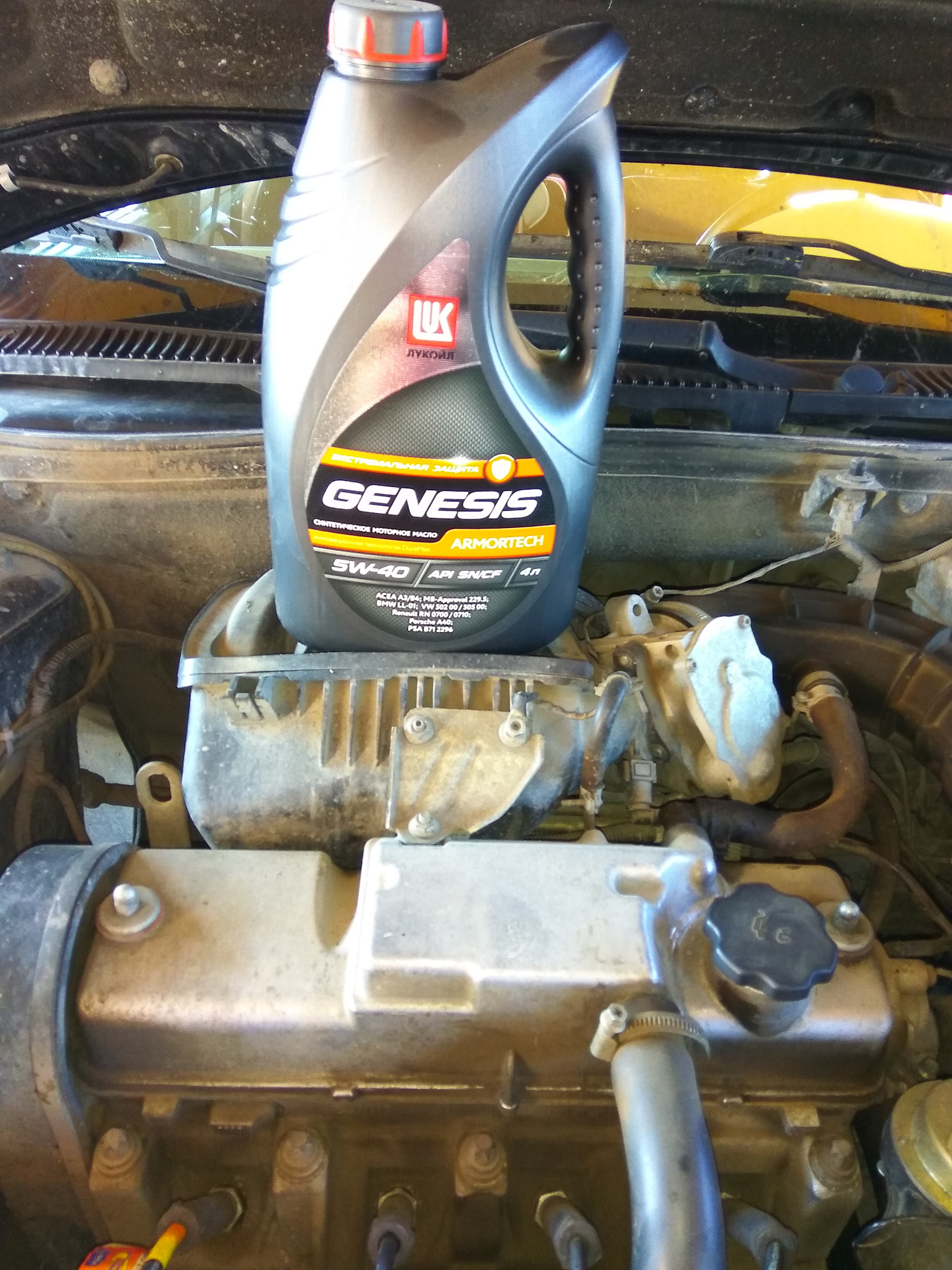 Калина 87 л. Замена масла в двигателе калина 8. Замена масла в мкпп калина 1. Масло sintec 5w30. Масло в калину автомат.