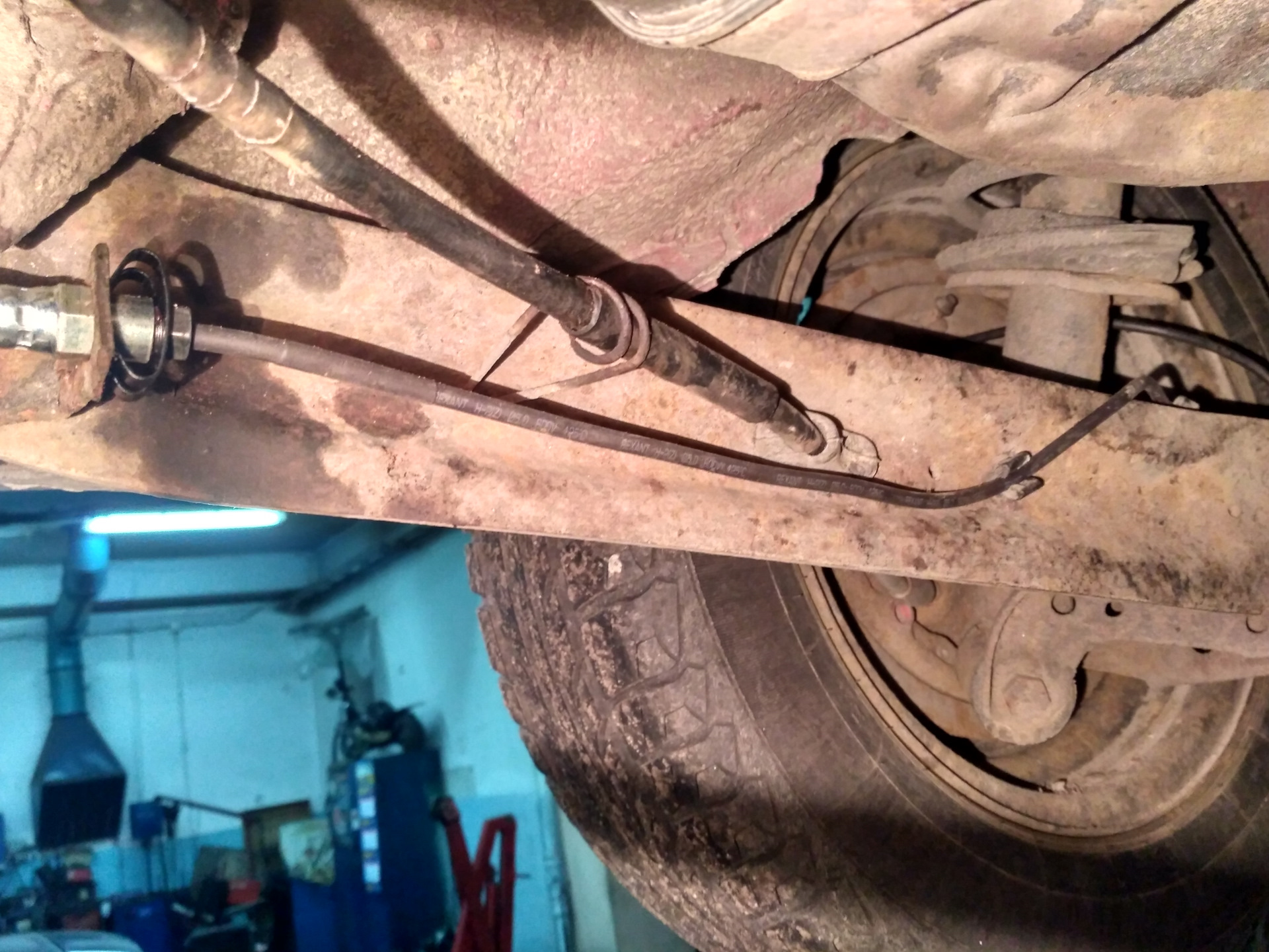 Тормоза, колдун… — Audi 100 (C3), 1,8 л, 1987 года | своими руками | DRIVE2