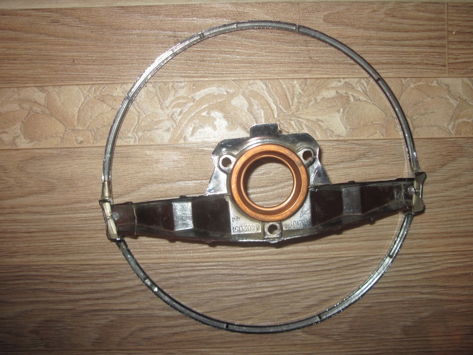 Руль ваз 2101 ранний. Кольцо руля ваз 2101. Руль ваз 2101. Кольцо руля ваз 2101. Хром руля ваз 2101.