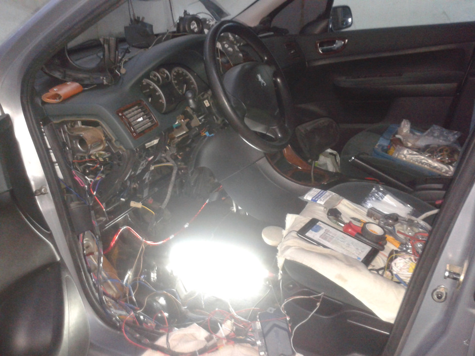 Реле на блокировку багажника пежо 307 — Peugeot 307, 1,6 л, 2002 года ...