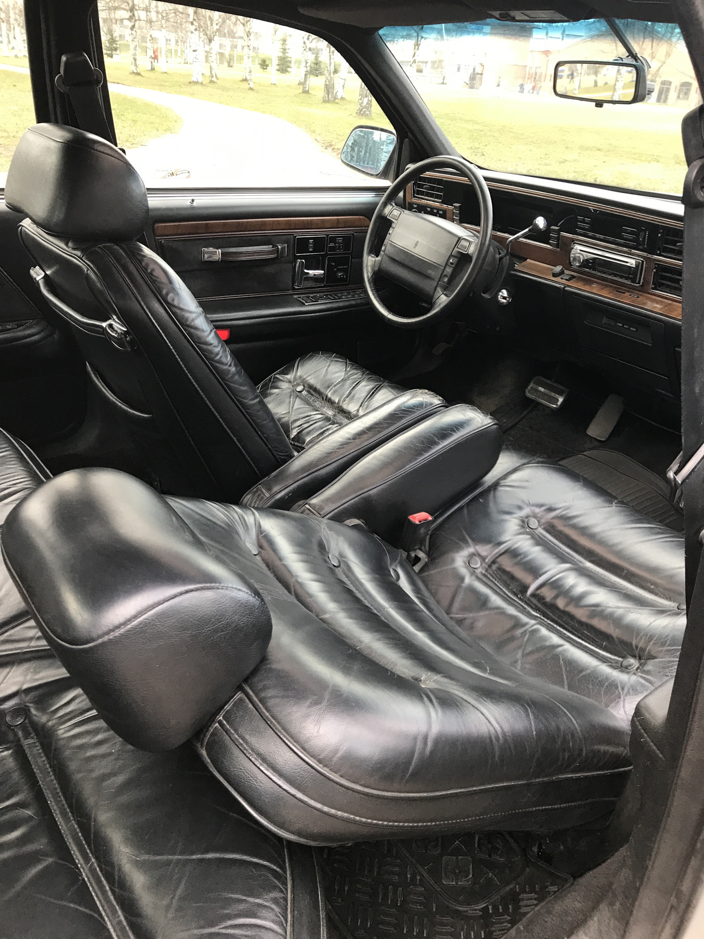Lincoln continental 3.8 at 1992. Линкольн Континенталь 1991 салон. Lincoln Continental 8. Lincoln Continental VIII. Lincoln Continental 89 салон.