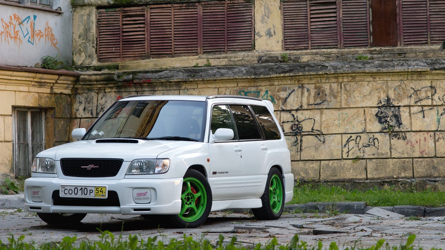 Forester sf5 STI. Субару Форестер sf5 STI. Subaru Forester sf5 белый.