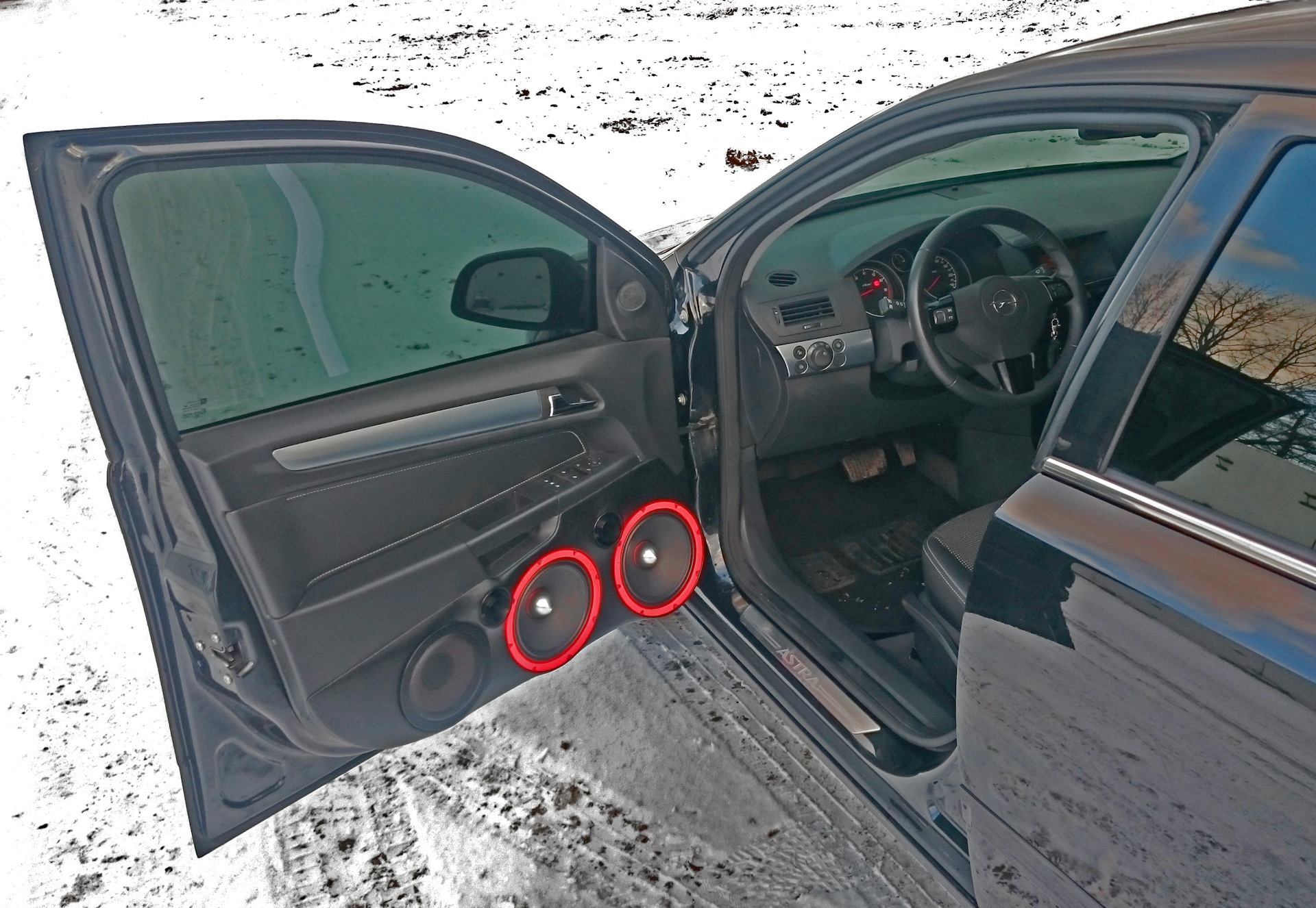 Передняя дверь опель вектра б. Opel Astra g автозвук двери. Подиумы для передних динамиков Opel Astra g. Opel Astra h автозвук. Opel Vectra c 2008 динамики.