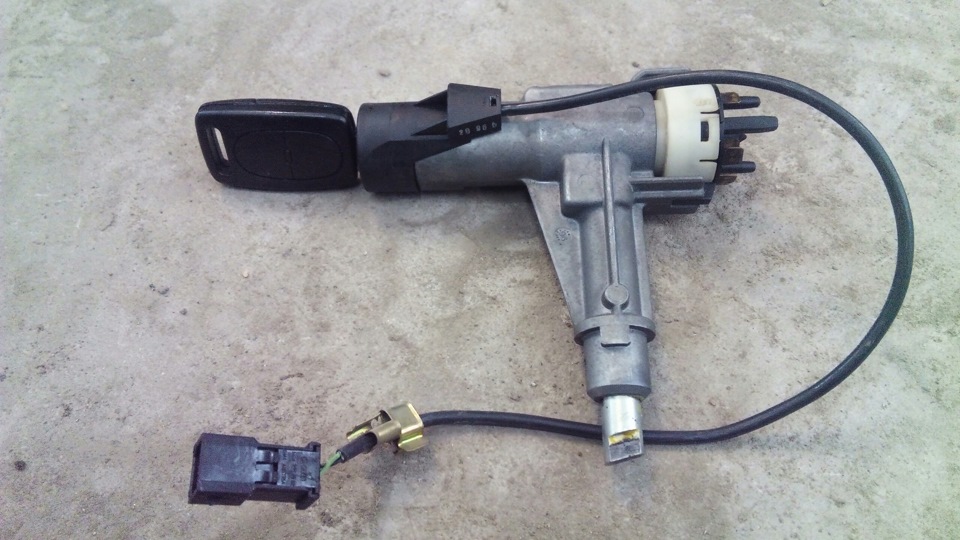 Поменял замок зажигания и переключатель поворотов. — Audi S6 (C4), 2,2 ...