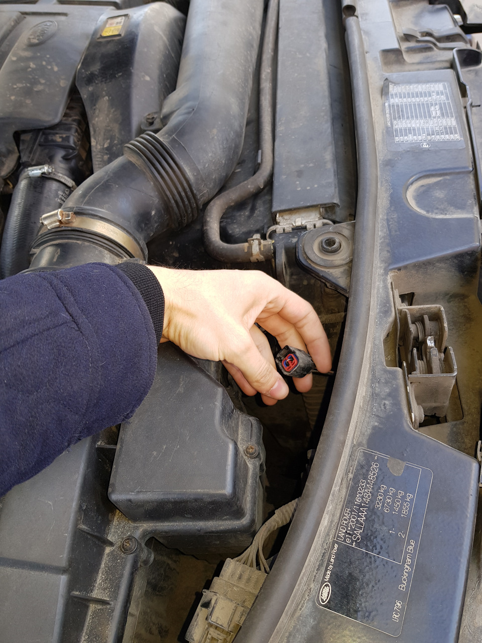 Несоединенные разъемы — Land Rover Discovery III, 2,7 л, 2007 года