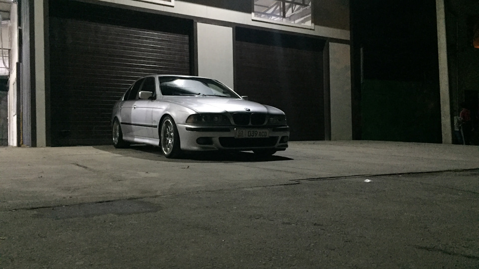 дует верхний патрубок — BMW 5 series (E39), 3 л, 2000 года | наблюдение ...