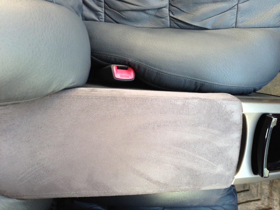 обтяжка салона алькантарой №2 — Toyota Prius (20), 1,5 л, 2008 года ...