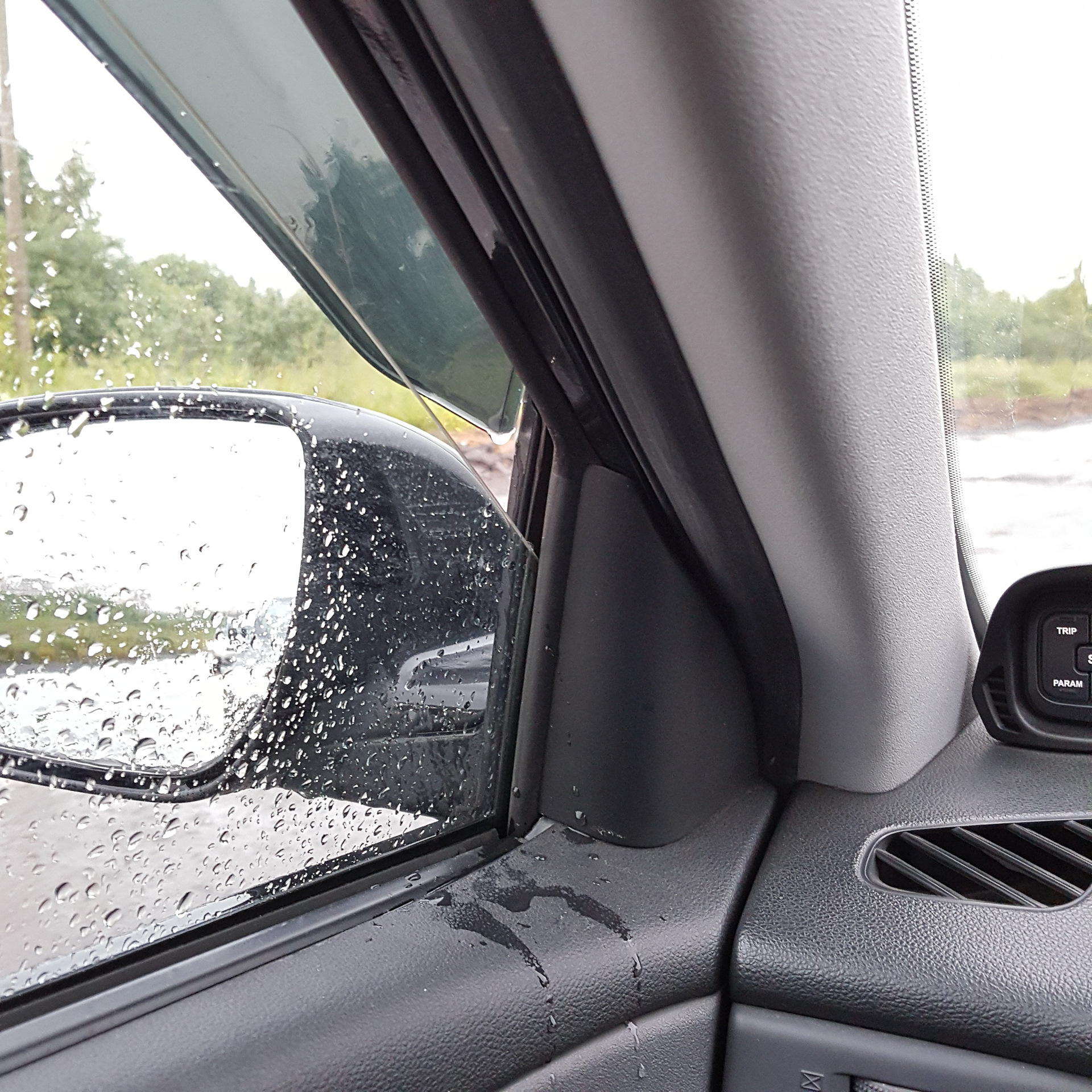 Как НЕ надо клеить дефлекторы — KIA Rio (2G), 1,4 л, 2011 года ...