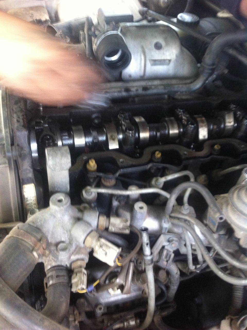 Посадили вчера и поддон и клапанную крышку на герметик)) — Toyota Crown ...